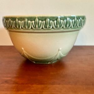 Vintage Longaberger green and cream bowl